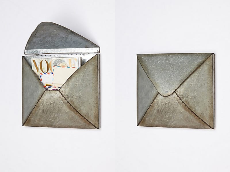 welded letter holder